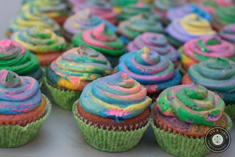 rainbow-cupcakes