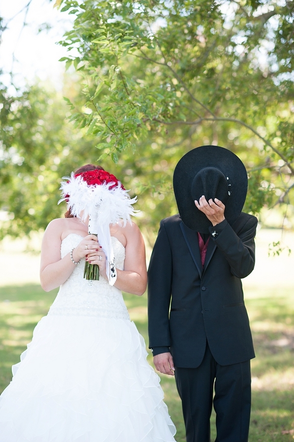 Tincler_Mikulka_Beth_Hamilton_Photography_bethhamiltonphotographyblackredgothicpiratewedding0024_low