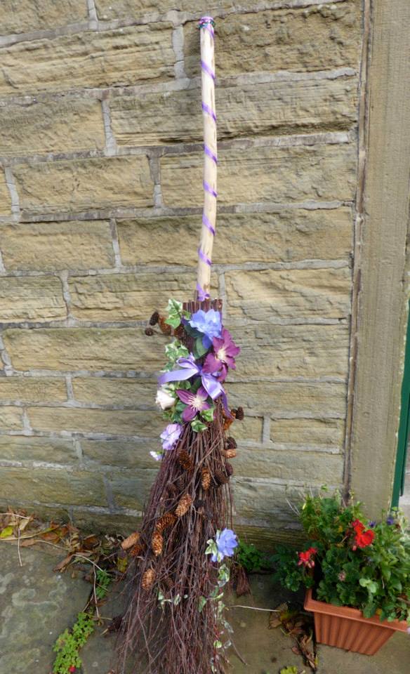How to make a wedding broom for a jumping good time • Offbeat Wed (was Offbeat Bride)