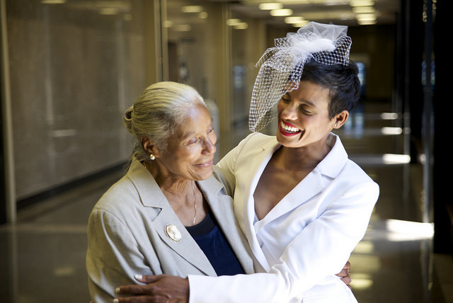 Bianca Jagger Inspired courthouse wedding on @offbeatbride