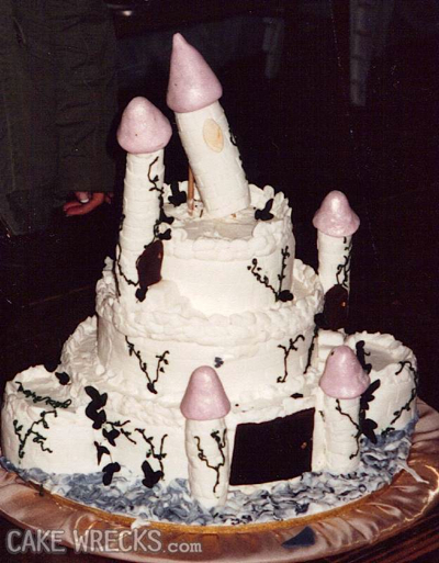 Wedding cake fails so bad they're good as seen on @offbeatbride