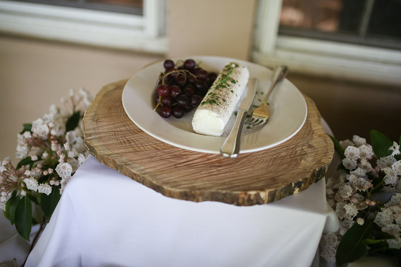 Hiking love story as seen on @offbeatbride