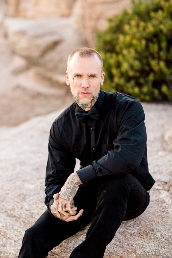 Winter engagement session in Arizona as seen on @offbeatbride