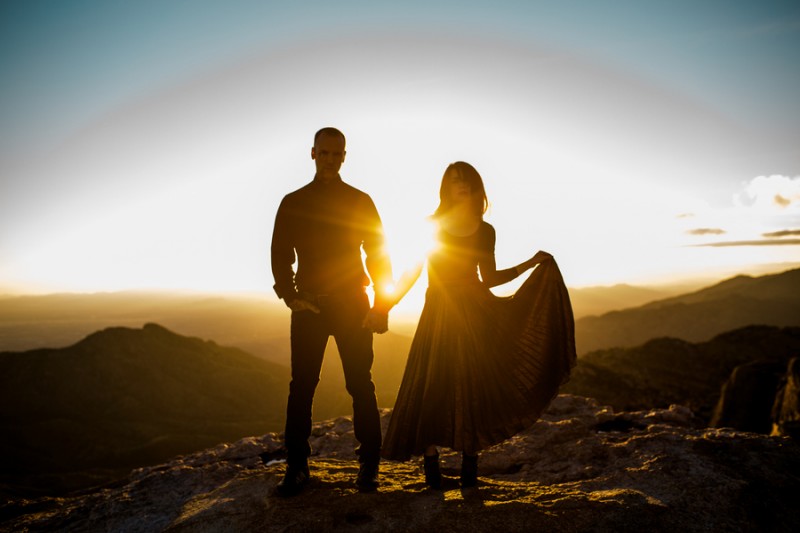 Winter engagement session in Arizona as seen on @offbeatbride