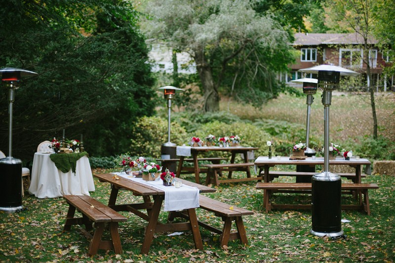 Huge red flowers wedding as seen on @offbeatbride #fascinator #hugeflowerbouquet