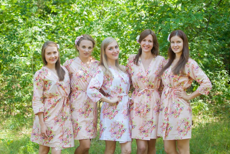 Bridesmaid robes as seen on @offbeatbride #wedding #bridesmaids #robes #kimonos