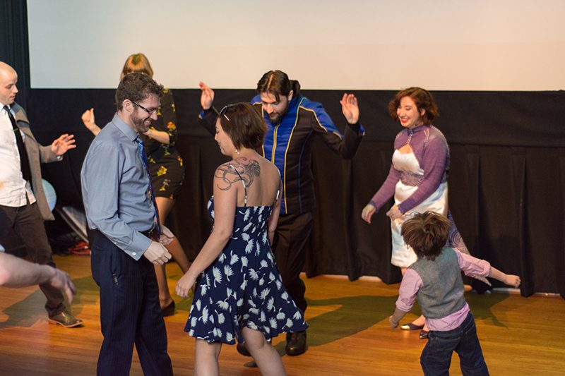 Mass Effect meets Star Trek at this theatrical science wedding as seen on @offbeatbride