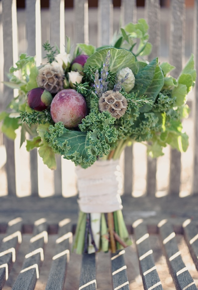 Kale bouquet photo via Sweet Violet Bride