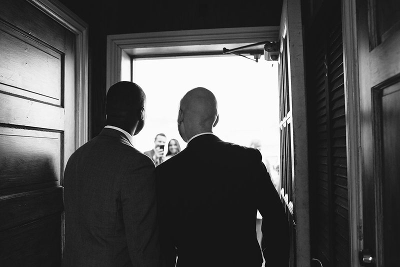 This super chic vintage tropical wedding wins our hearts