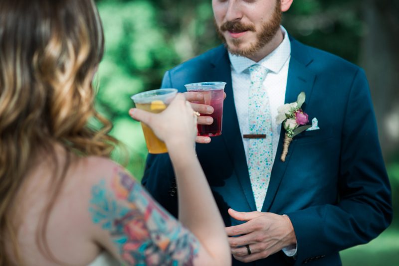 A movies + food truck wedding that fills our flowers and pastel-loving heartsA movies and food truck wedding that fills our flowers and pastel-loving hearts
