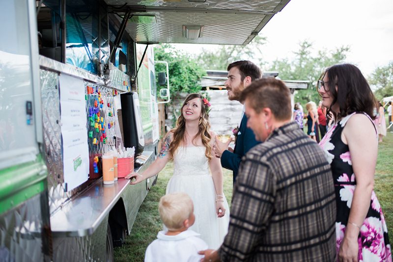 A movies-themed wedding that fills our flowers and pastel-loving heartsA movies and food truck wedding that fills our flowers and pastel-loving hearts