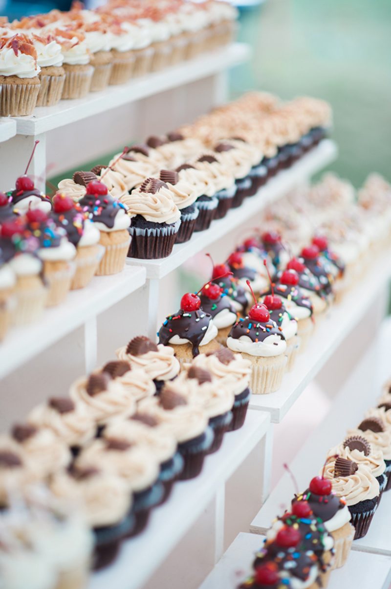 A movies-themed wedding that fills our flowers and pastel-loving heartsA movies and food truck wedding that fills our flowers and pastel-loving hearts