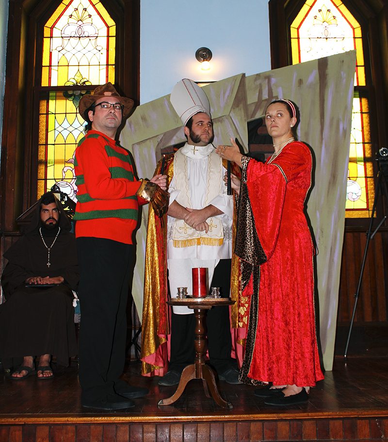 Anne Boleyn weds Freddy Krueger: When a Halloween costume wedding wins over every horror fan