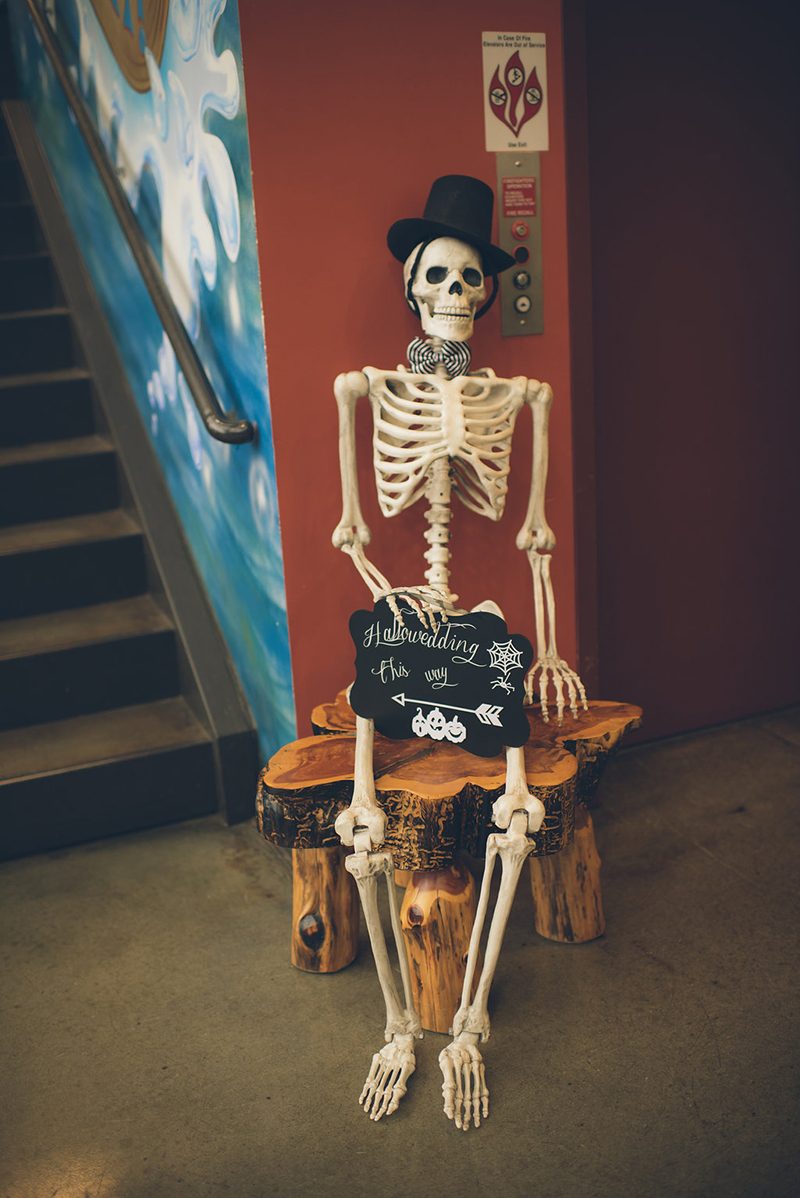 A sinister and glam Hallowedding of epic proportions