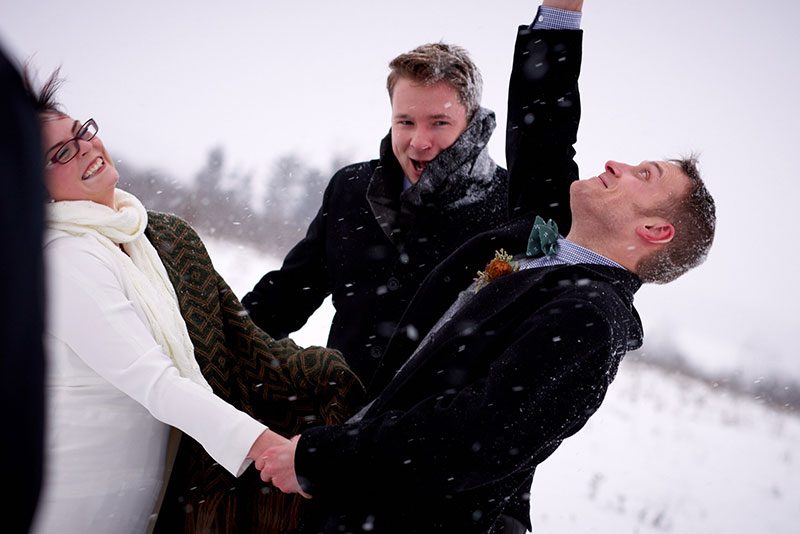 A frostbitten Canadian park elopement (with bison!)