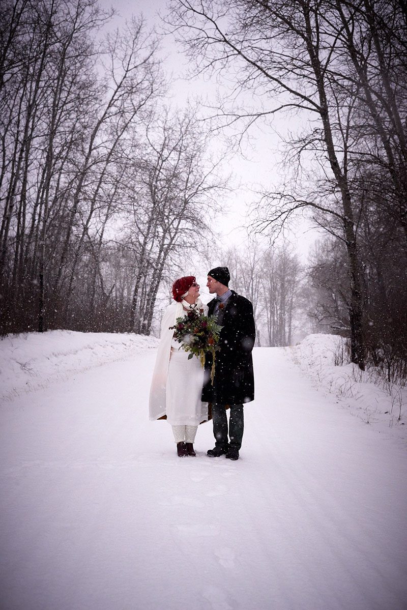 A frostbitten Canadian park elopement (with bison!)