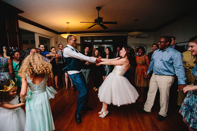 A "Jew-maican" multicultural wedding (with a salsa first dance!)