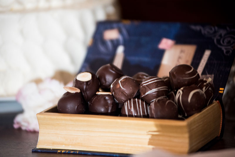 A chef-designed menu and vintage details at this stunning vintage wedding