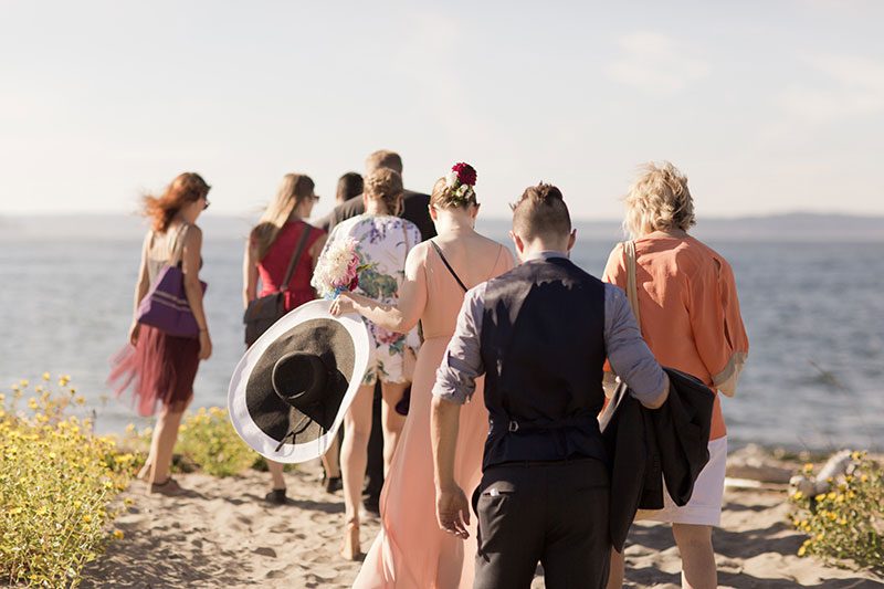 This intimate beach wedding in Seattle gives a whole new meaning to do-it-yourself