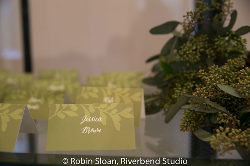 A super chic greenery wedding in the heart of Chicago