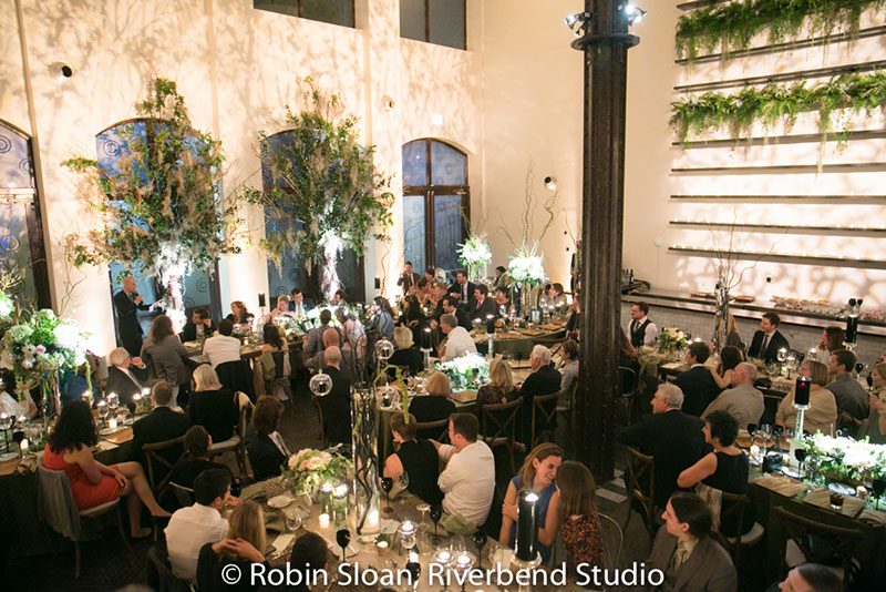 A super chic greenery wedding in the heart of Chicago