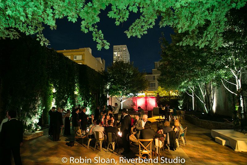 A super chic greenery wedding in the heart of Chicago