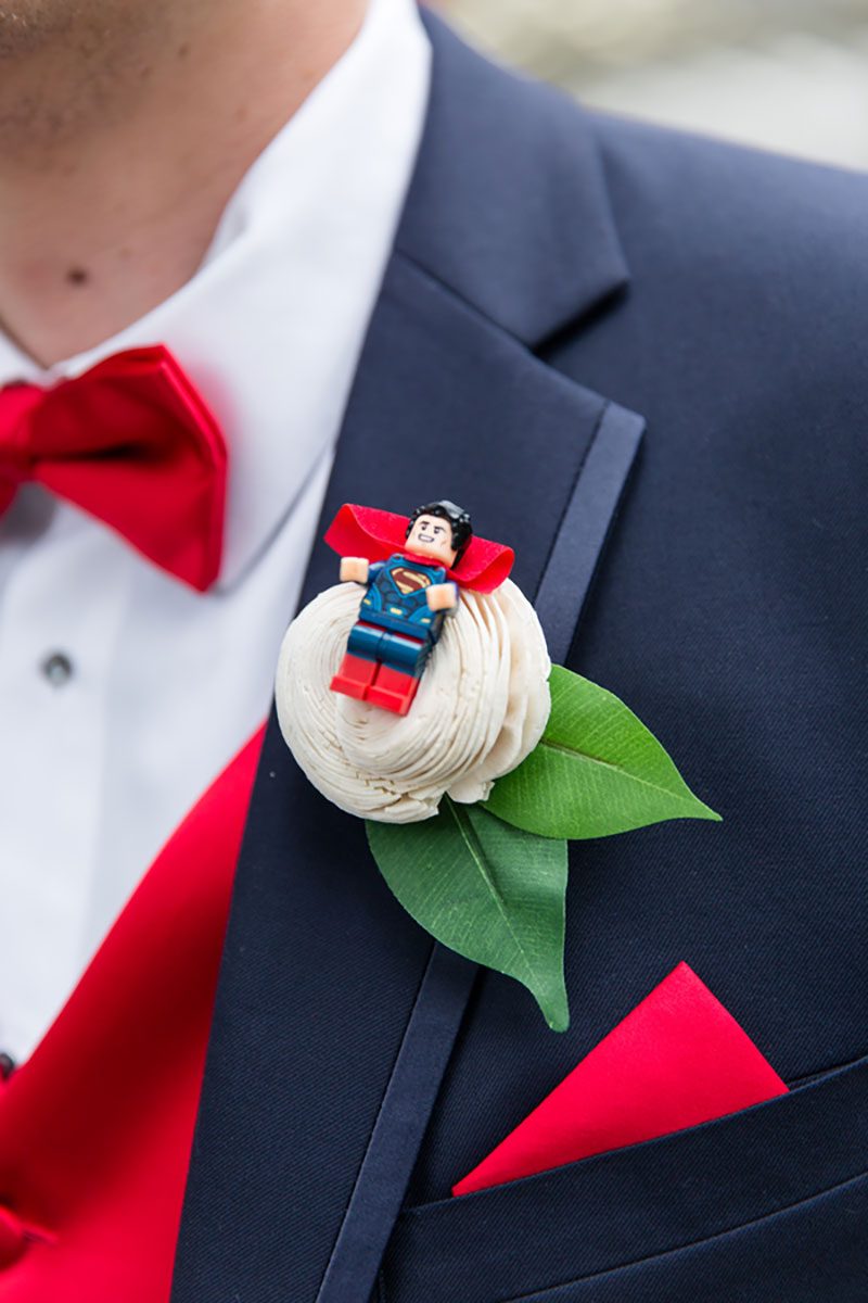German Sweeny SamanthaLaffoonPhotography AlanandMarissaWeddingPartySamanthaLaffoonPhotography2 low - A 1950s meets comic book wedding with serious retro style A 1950s meets comic book wedding with serious retro style
