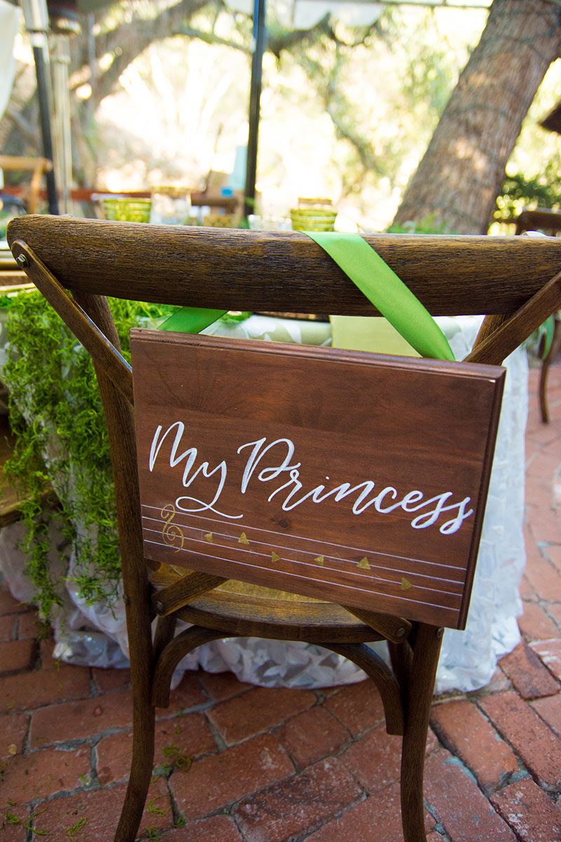 This subtle Legend of Zelda wedding inspiration will teleport you to a fancy-pants Hyrule