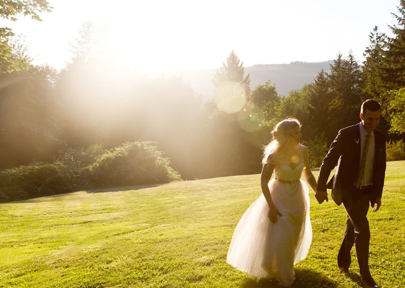 Cats, balloons, and gold glitter at this boho Portland wedding