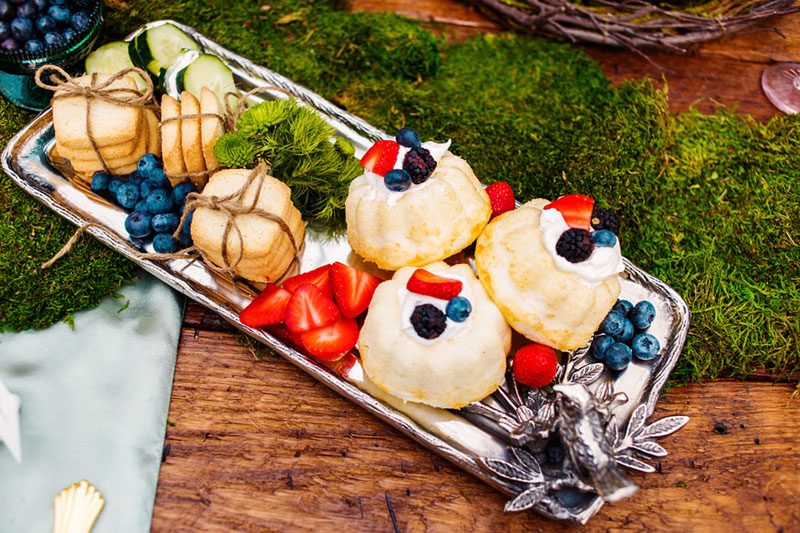 Through the looking glass with this Alice in Wonderland inspiration