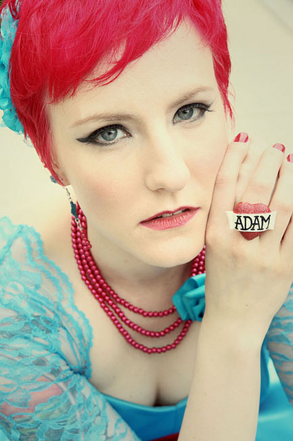 Short hairstyles for hottie brides