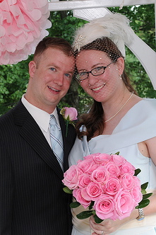 Laura & Jim’s vintage gazebo wedding