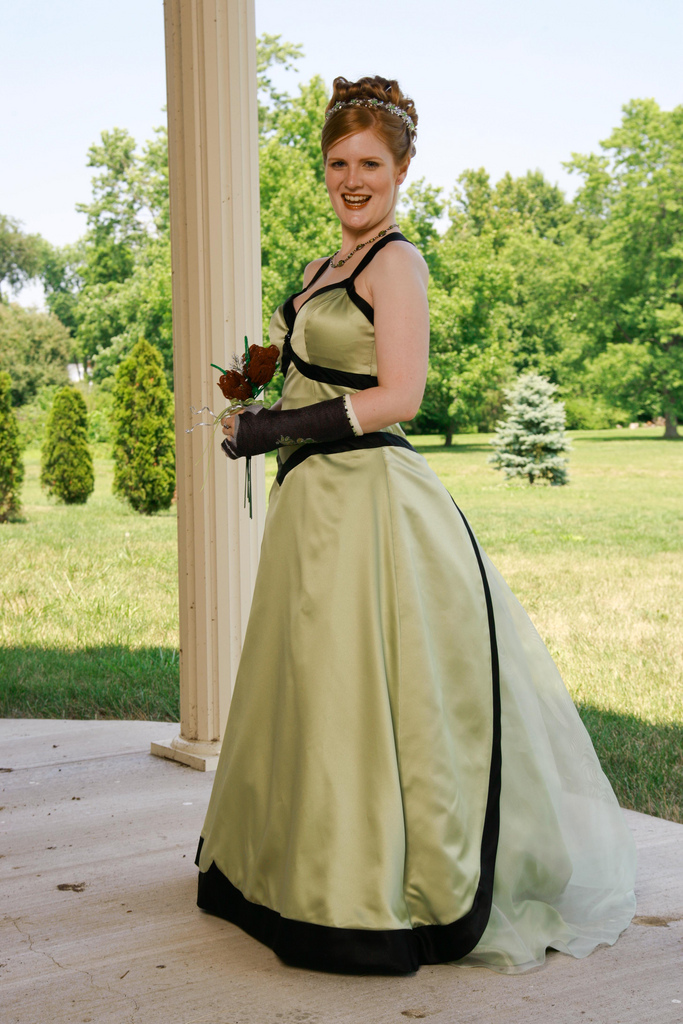 Monica & Paul’s traditional wedding with a broken arm