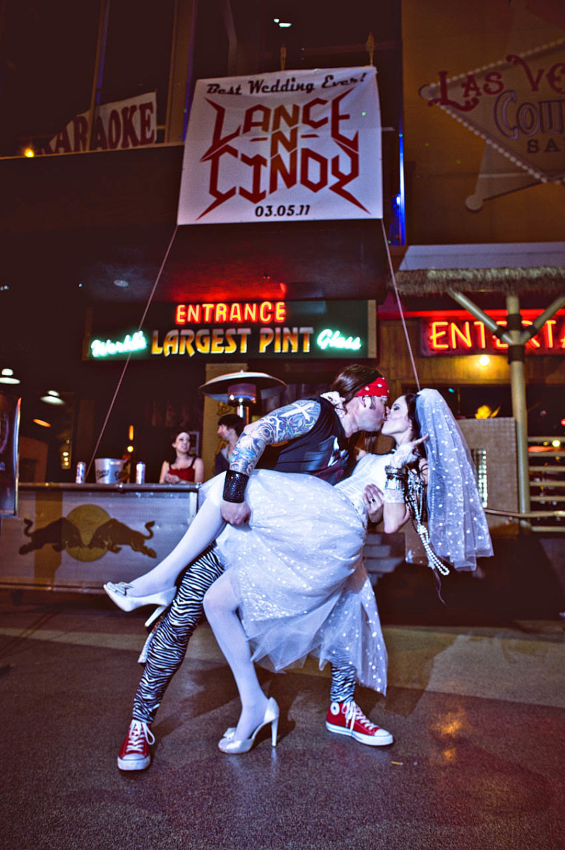 ’80s-style, Vegas wedding reception FTW!