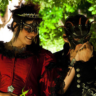 Jenifer & William’s opulent masquerade ball wedding