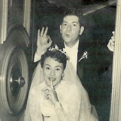 Vintage snack: 1950s lace sleeves and lots of sass