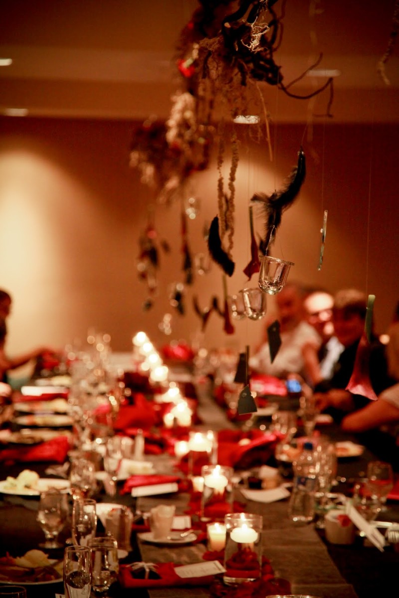 Halloween wedding table decor that’s NOT for the faint of heart or superstitious