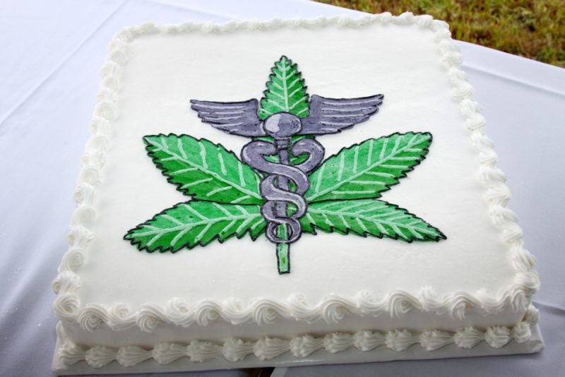 From political messages to Playstations: more fun groom’s cakes!