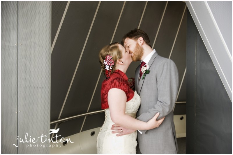 Use Kanzashi hair ornaments as a gorgeous wedding veil alternative