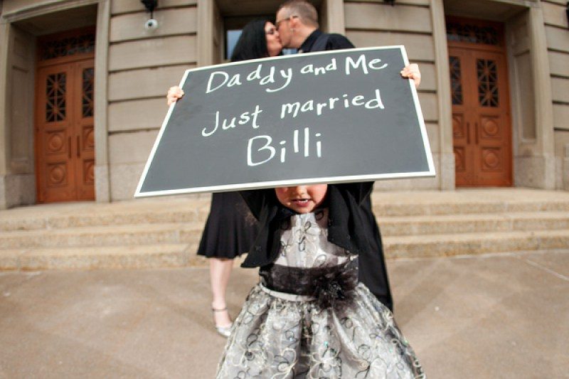 https://offbeatwed.com/wp-content/uploads/2012/05/Daddy-and-me-just-married-Billi-800x533.jpg