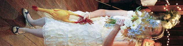 Fake out your guests with a bouquet toss switcheroo