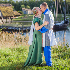 Cecilie & Robert’s history geeks medieval wedding
