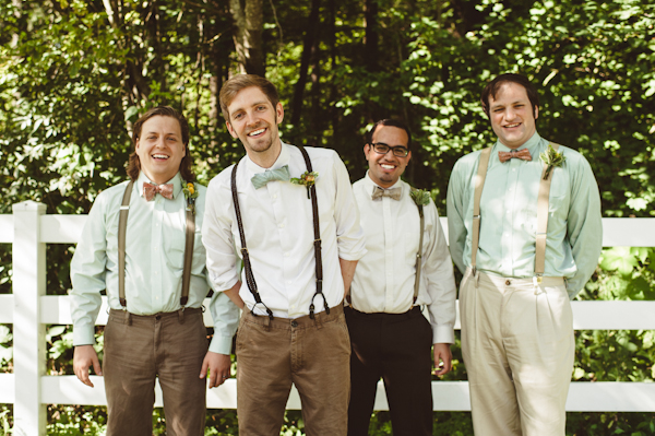 A sunny picnic wedding with lawn games and love • Offbeat Wed (was ...