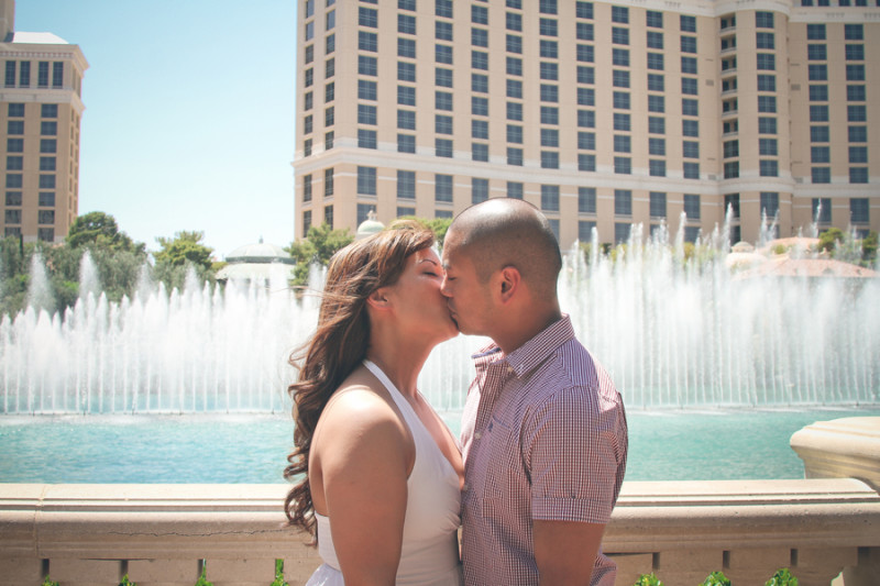 A sweet and tiny Little White Chapel wedding in Las Vegas