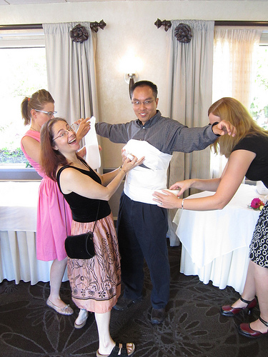 Couple bridal shower games: cute ideas for co-ed wedding showers!