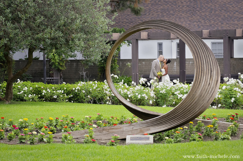 WE LOVE YELLOW WEDDINGS: An intimate Beverly Hills courthouse elopement