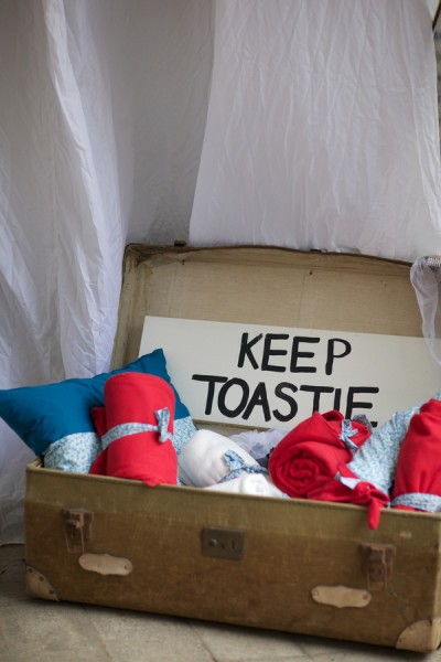 blankets for wedding guets - Keep guests toasty warm with blankets blankets for wedding guets