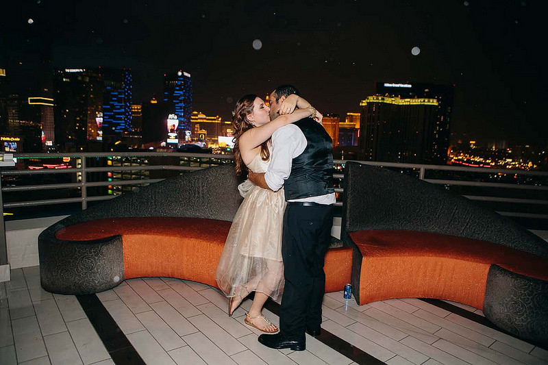 Katie & Frank’s intimate Vegas rooftop wedding