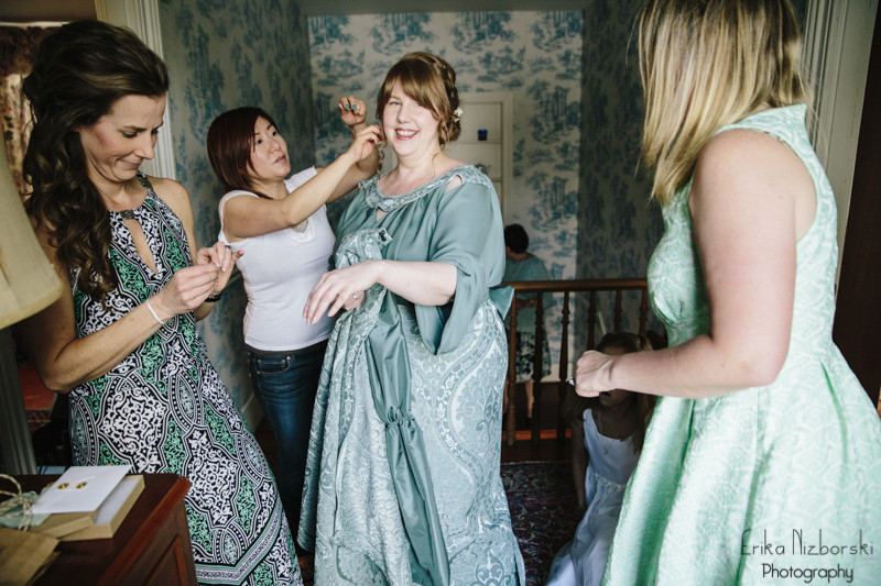 Erika Nizborski Photography on @offbeatbride