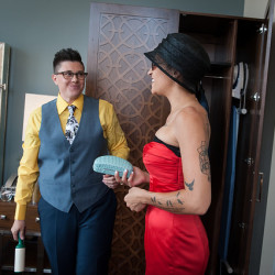 Getting ready together on @offbeatbride